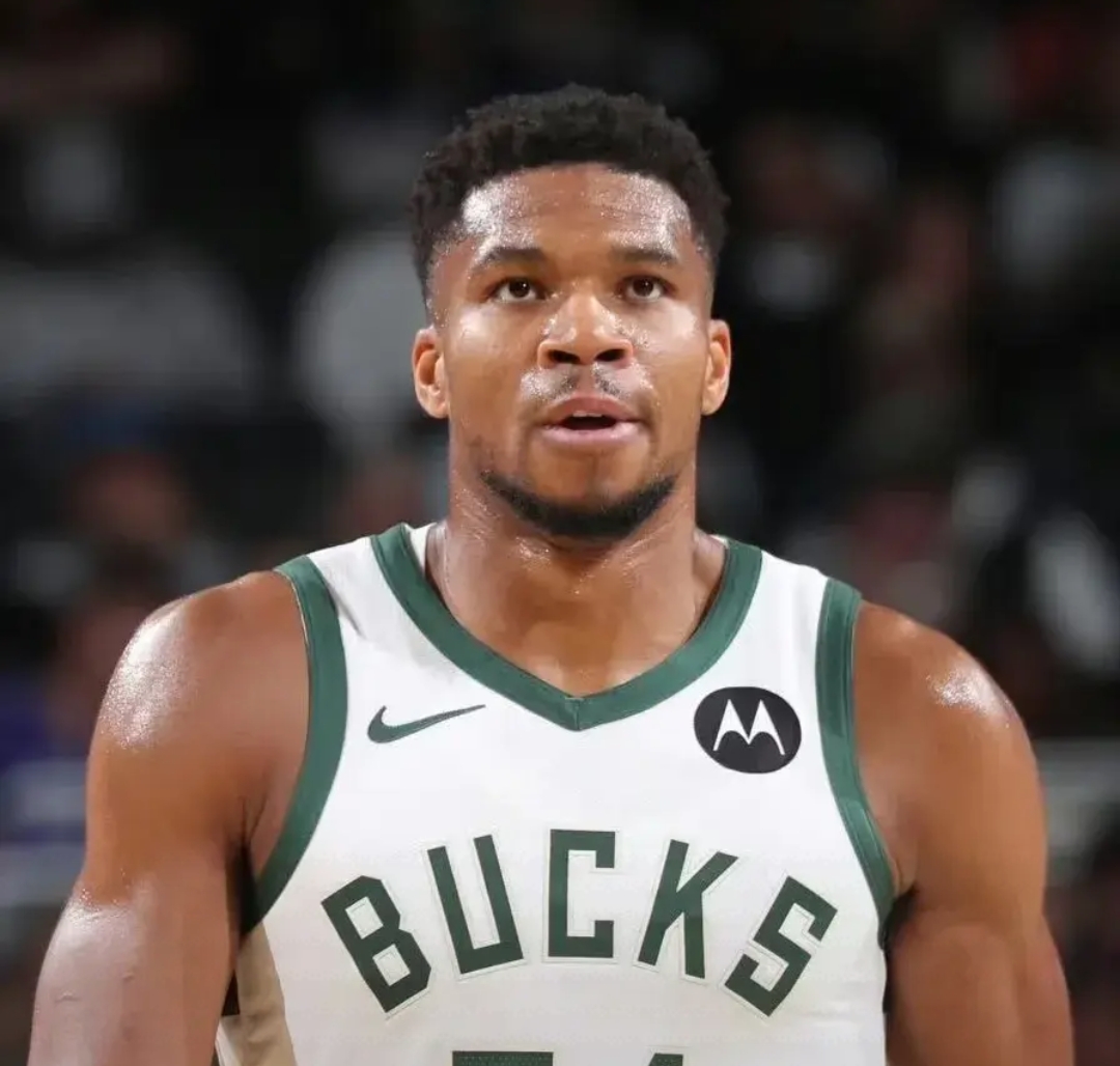 穆古鲁扎迎来二十赛季出色发挥,美国队观众热烈欢呼!赢得满堂喝彩的简单介绍 穆古鲁扎迎来二十赛季出色发挥,美国队观众热烈欢呼!赢得满堂喝彩的简单介绍