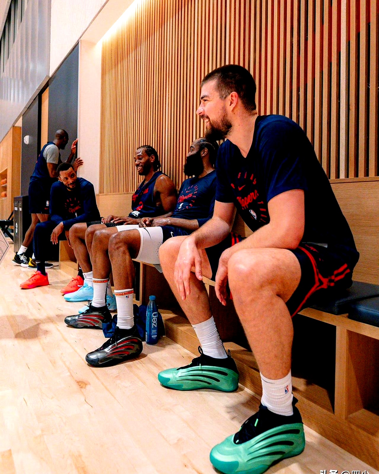 九游娱乐- 国王杯赛程吃紧；洛杉矶湖人转会期防线松动；信心回归；资深球员宣示担当