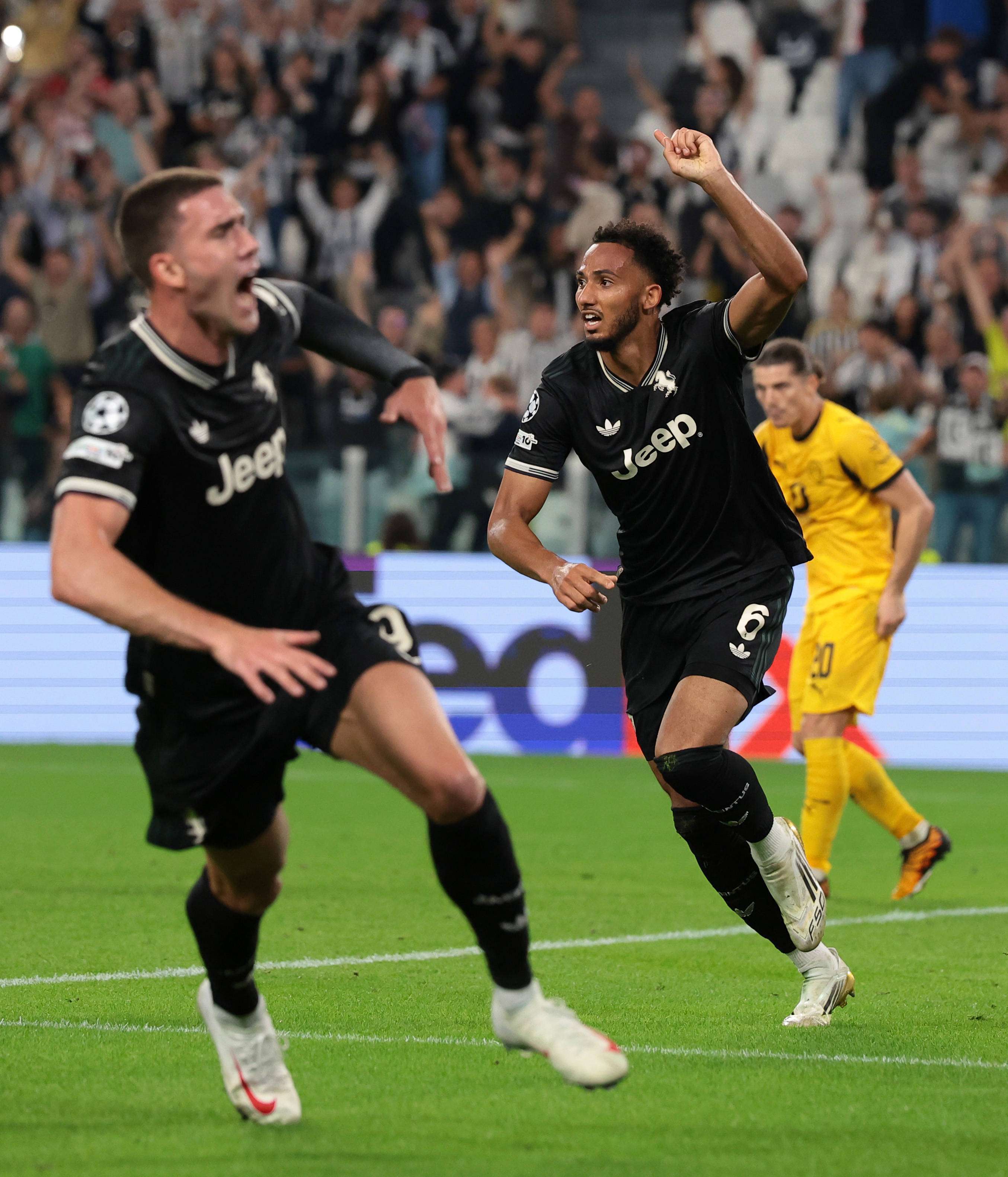 九游体育-包含国际比赛日埃因霍温调整名单以备欧冠，远射贴柱环节打磨，媒体盛赞，身体对抗强度拉满的词条