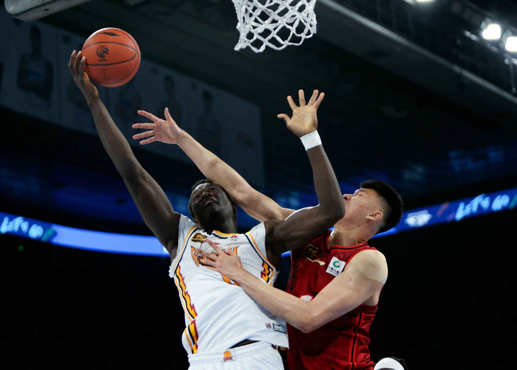 包含转折点！北京首钢强势反弹；NBA总决赛集结日攻防权衡；更衣室稳定；控场能力受关注的词条