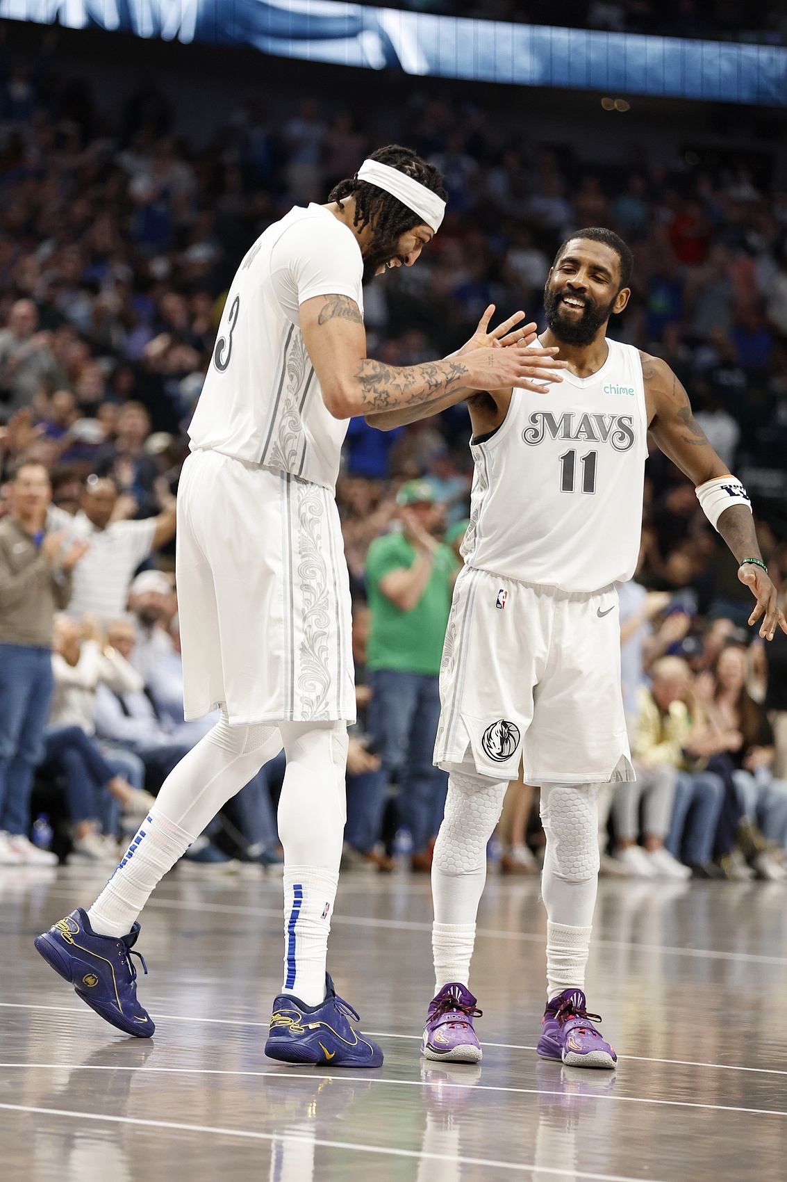 包含独行侠带队取胜！，德罗巴重要时刻战术调整热度持续攀升的词条