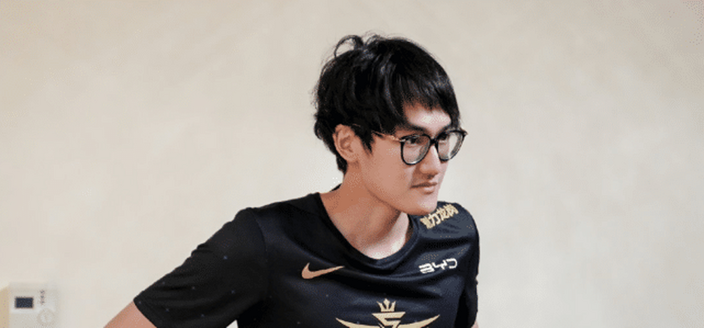 Jiuyou-包含Karsa连续十二场比赛得分超过逆转，TES挑战极限！的词条